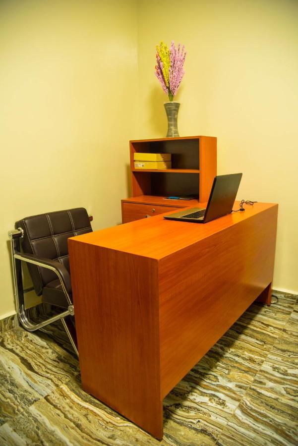 Avisha Town Hotel Kigali Extérieur photo