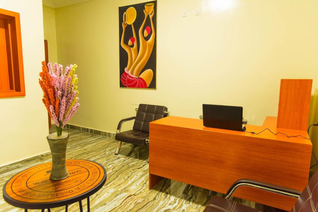 Avisha Town Hotel Kigali Extérieur photo