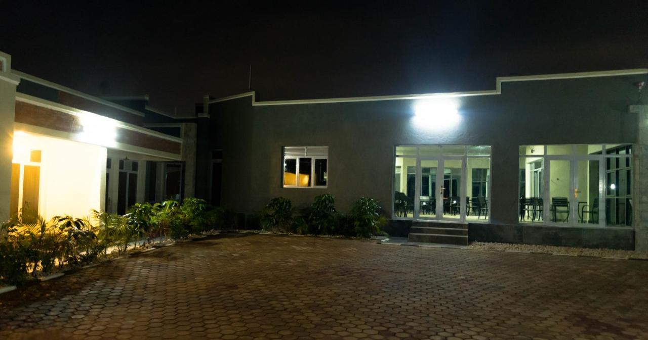 Avisha Town Hotel Kigali Extérieur photo