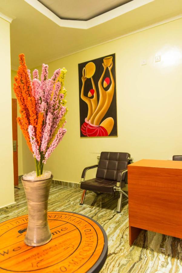 Avisha Town Hotel Kigali Extérieur photo