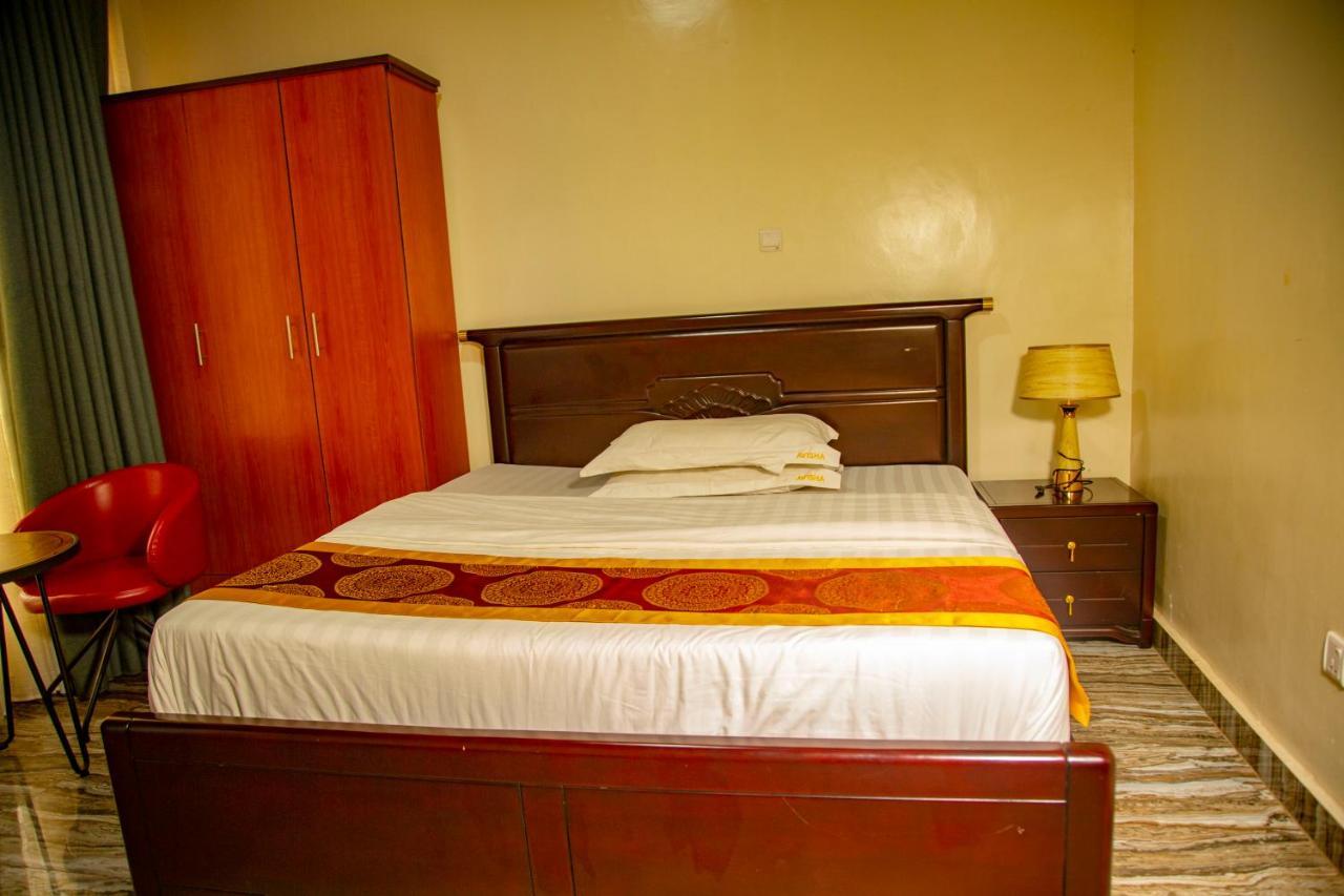 Avisha Town Hotel Kigali Extérieur photo