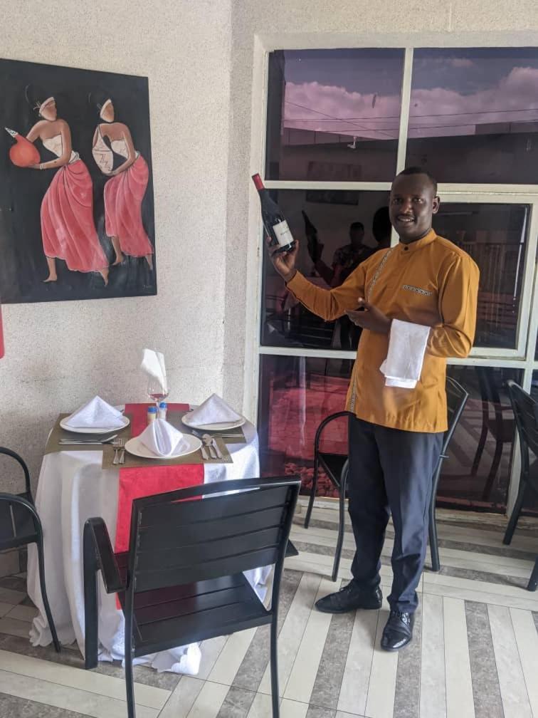 Avisha Town Hotel Kigali Extérieur photo